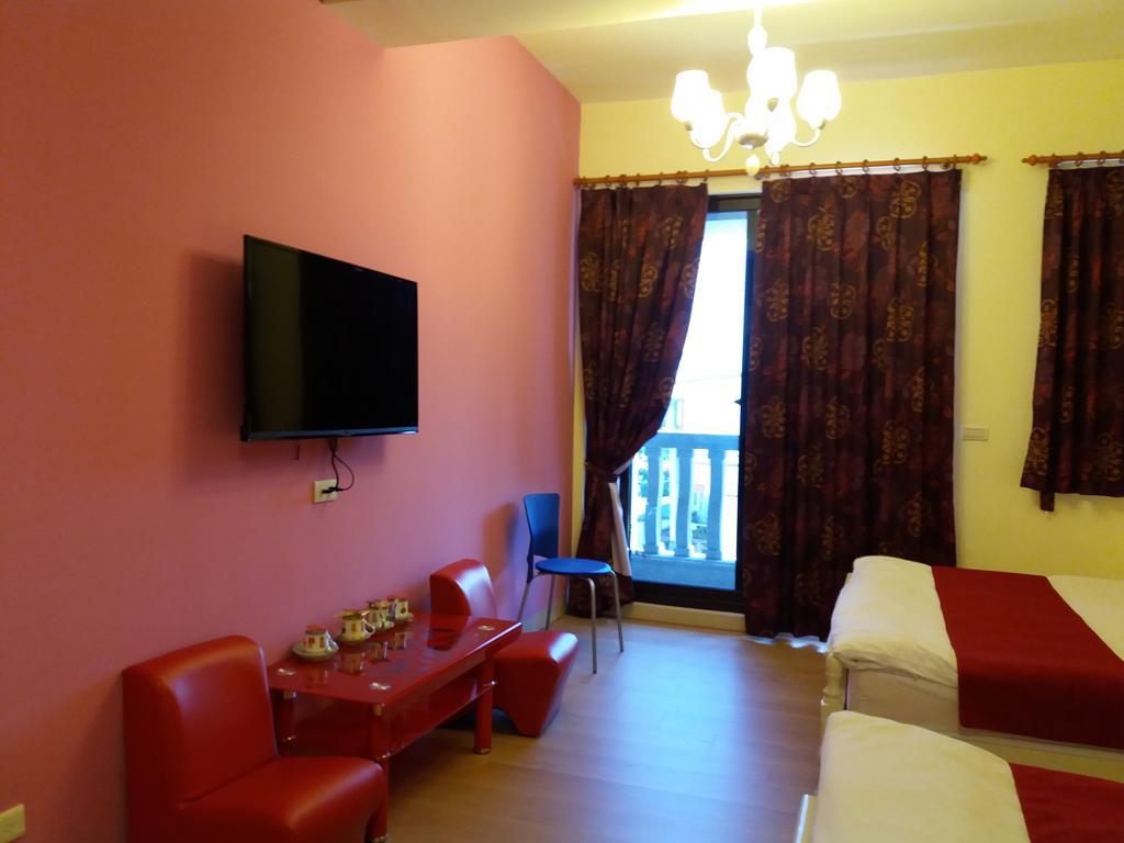 Money B&B Kota Hualien Bagian luar foto